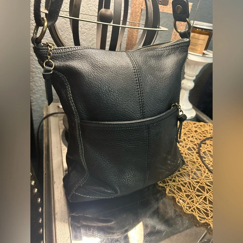 The Sak black leather crossbody bag #leather #crossbodybag